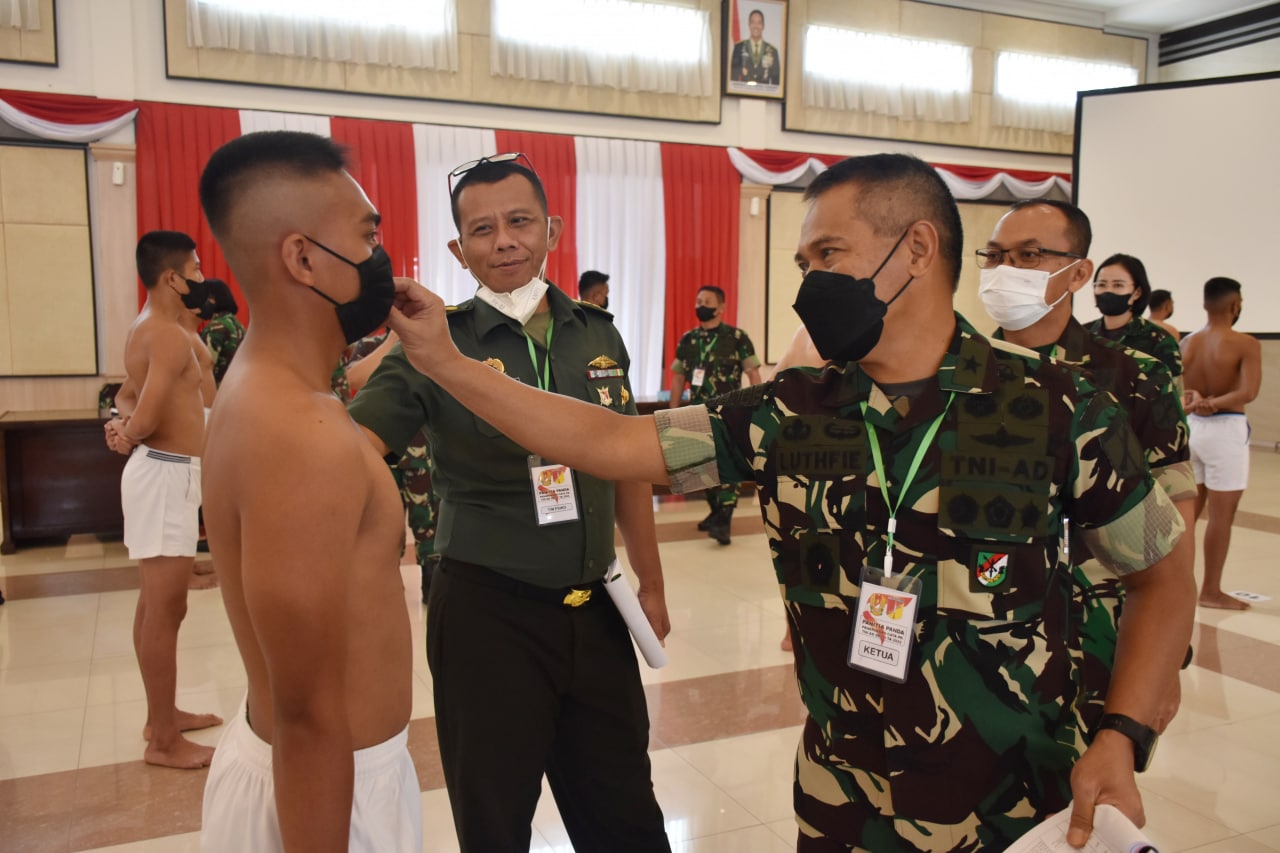 326 Pemuda Ikut Seleksi Tahap II Parade Calon Prajurit Tamtama TNI AD